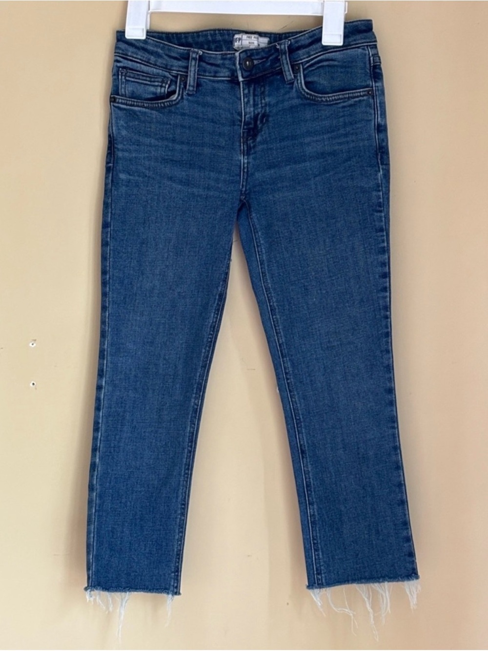 Free People Raw Hem Cropped Skinny Jeans Size 26 Medium Wash Stretch Denim